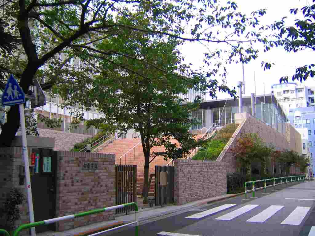 文京区の中高一貫女子校「桜蔭学園」で校舎5階の生物室の窓から転落死 自殺の可能性