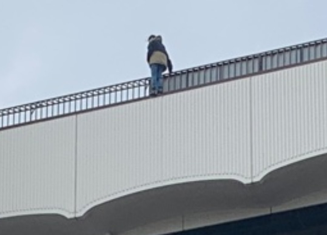 札幌市厚別区の「カテプリ」屋上から30～40代の女性が飛び降り Twitterに現地の様子 JR新札幌駅