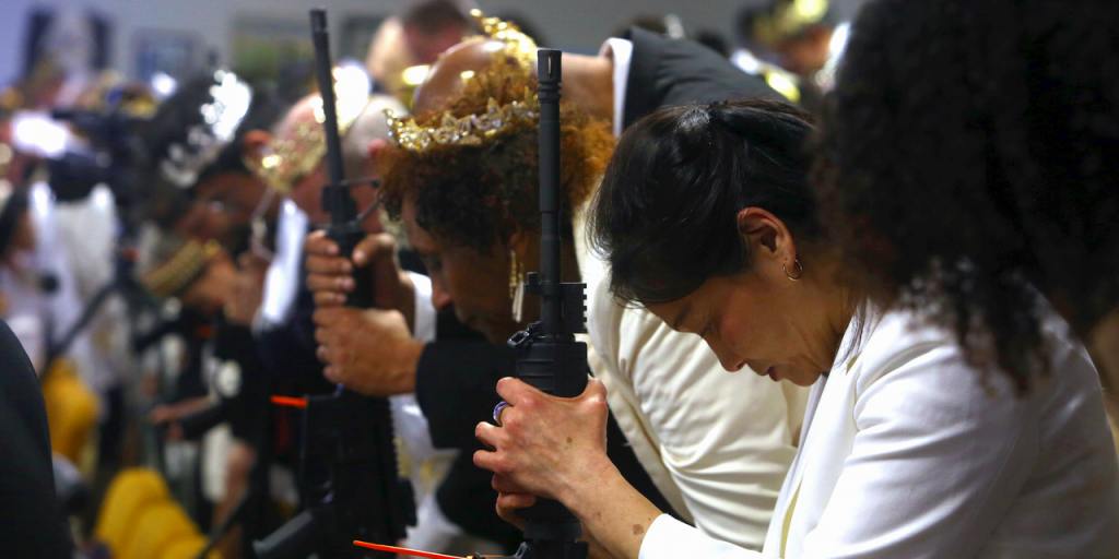 サンクチュアリ教会は武器を信仰している