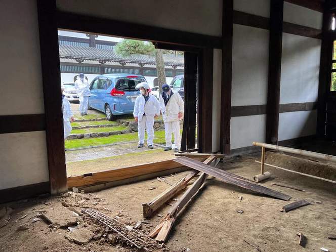 「日本最古のトイレ」東福寺の「東司」に京都古文化保存協会の職員の車が突っ込む
