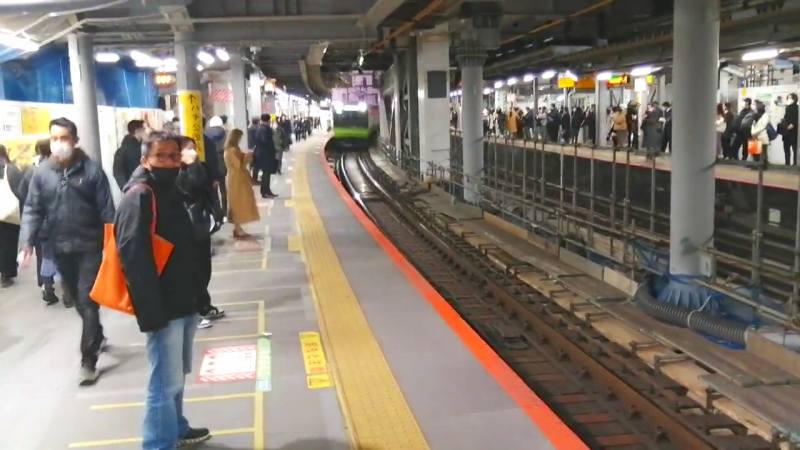 山手線渋谷駅で人身事故 40代男性が飛び込む Twitterに瞬間映像 命に別状なし 現地の様子