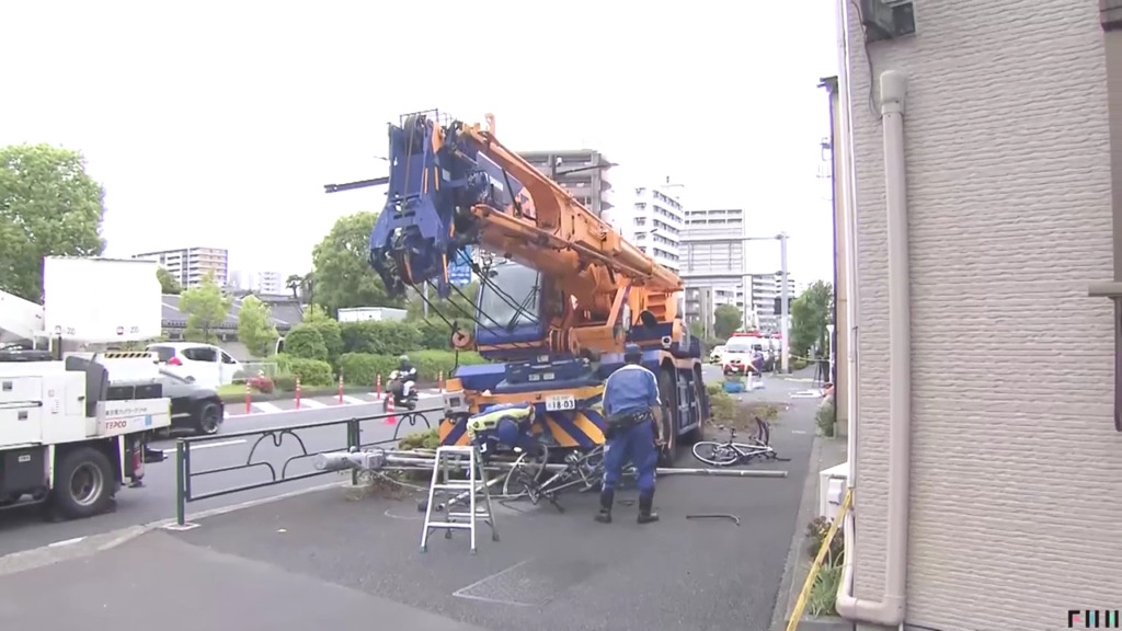 現場は葛飾区亀有2丁目の環状7号線