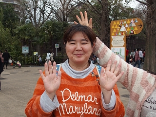 高橋智子さんは劇団ひのの劇団員