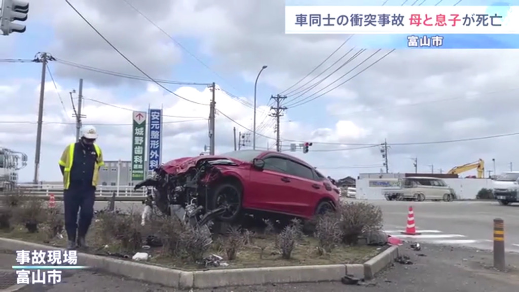 現場は富山市八町の国道8号「八町交差点」